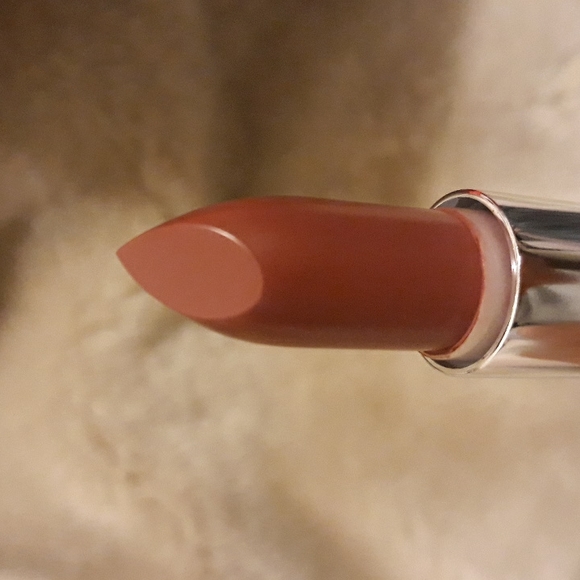 Elizabeth Arden Other - Elizabeth Arden Smokey Plum Lipstick